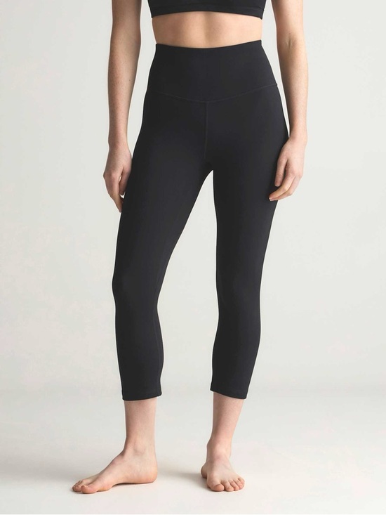 Quince Pants - Quince Ultra Form High Rise Capri 21” Inseam Black Small